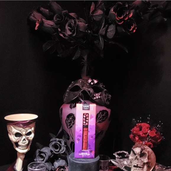 🖤❤NIB- Rich Red NYX Vinyl Lip Gloss ❤🖤 - Picture 10 of 13